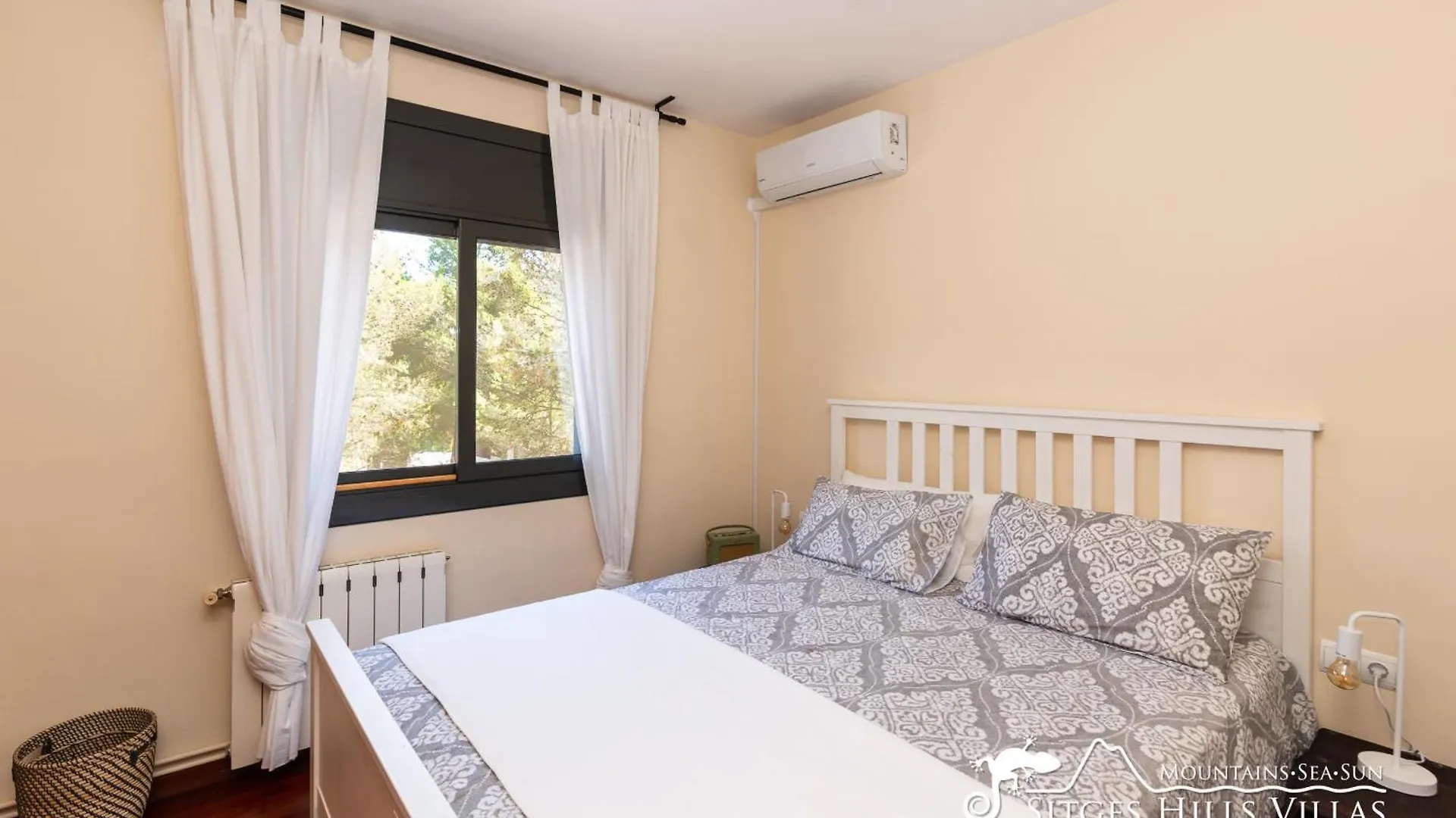 Spacious Villa Santa Fe - Private Pool, Big Garden And A/C Close To Sitges Olivella