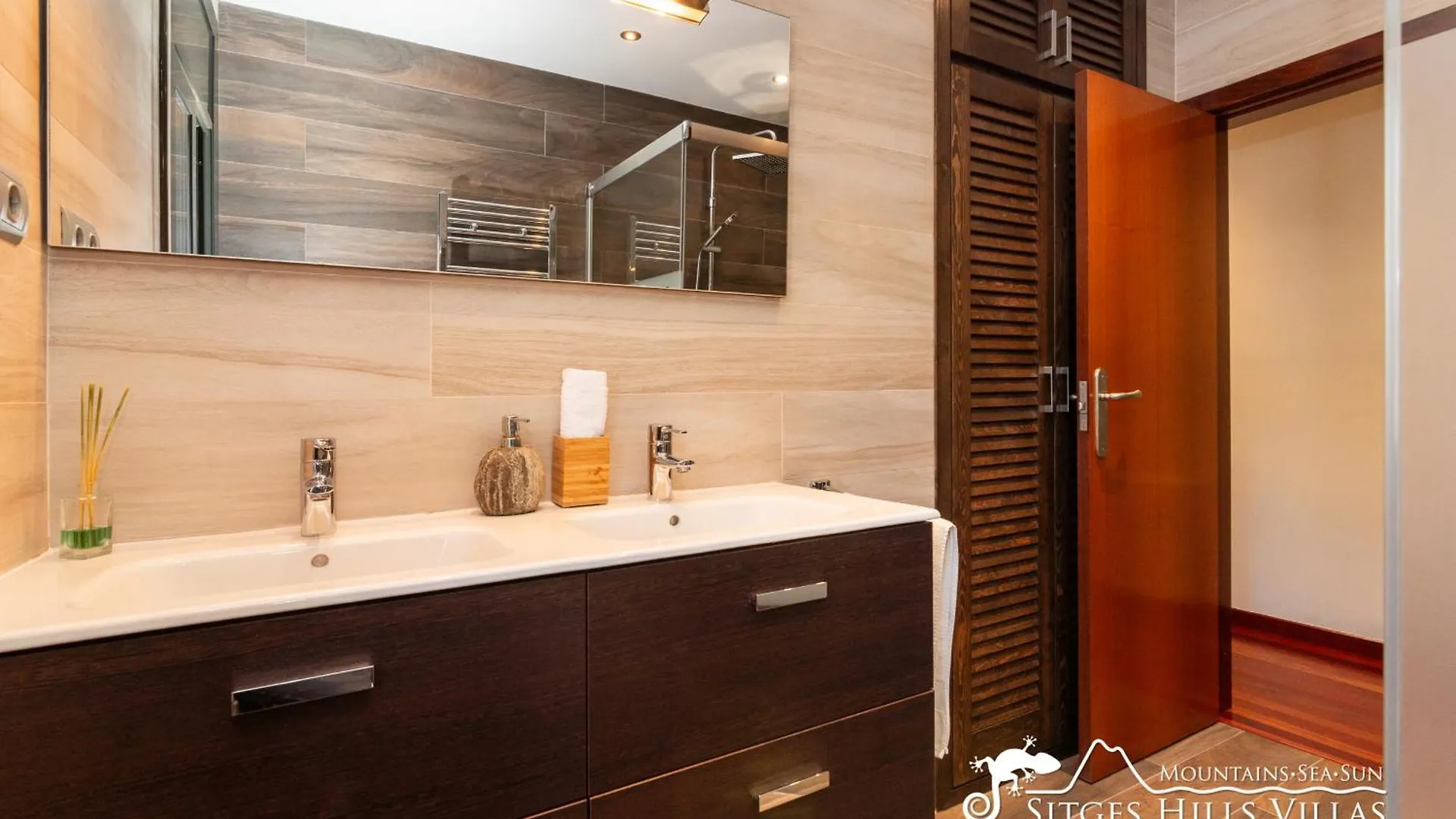 Spacious Villa Santa Fe - Private Pool, Big Garden And A/C Close To Sitges Olivella